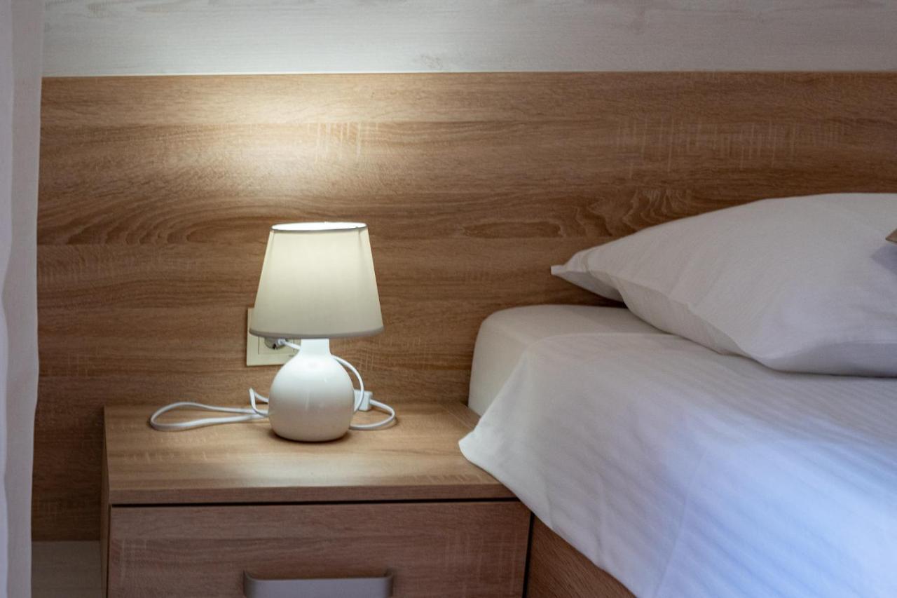 Mistral Apartments Lopar Kültér fotó