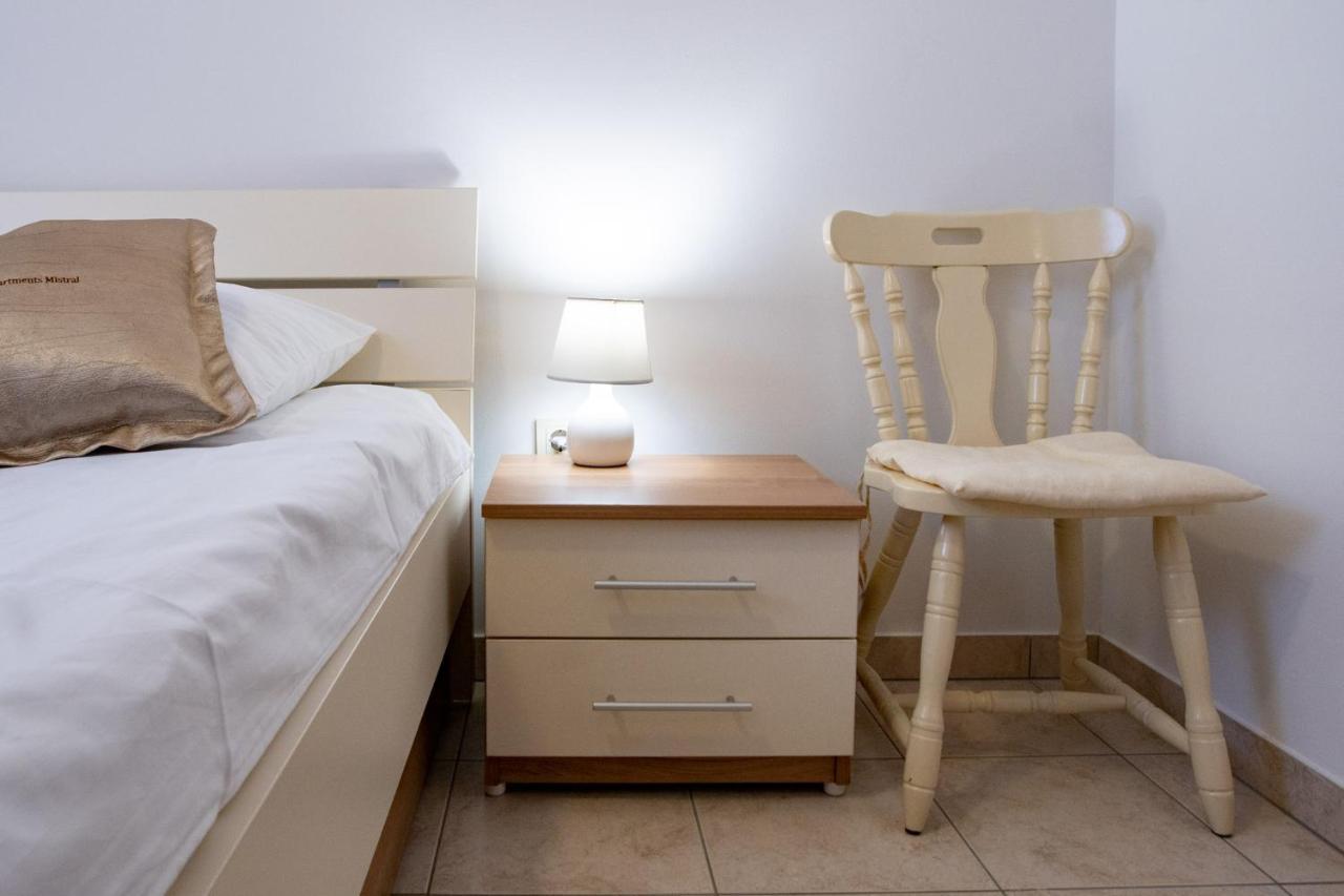 Mistral Apartments Lopar Kültér fotó