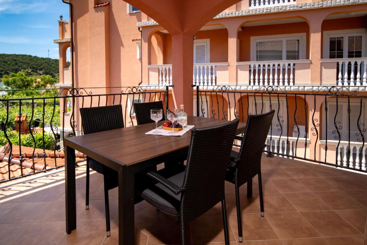 Mistral Apartments Lopar Kültér fotó